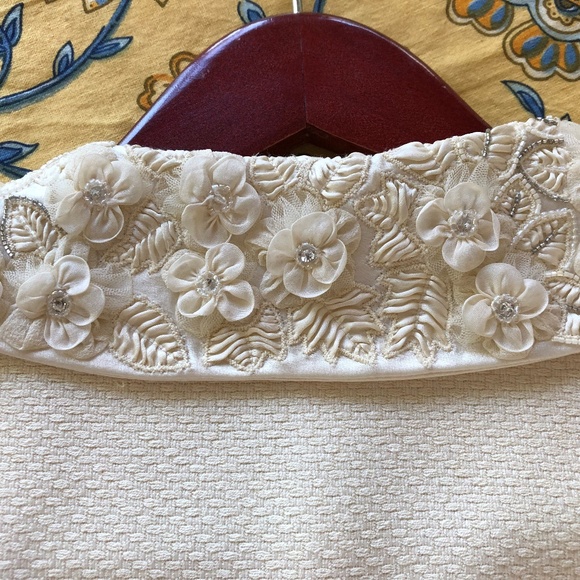 SOLD VALENTINO Ivory Silk Tweed Flower Beaded Coat - Picture 3 of 8